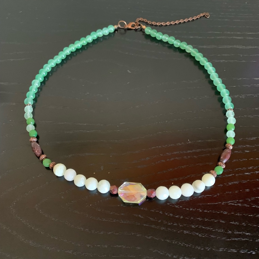 Beautiful Gemstone Light Green Necklace. NEW. 19” + 4” extender. Handmade - Picture 3 of 14
